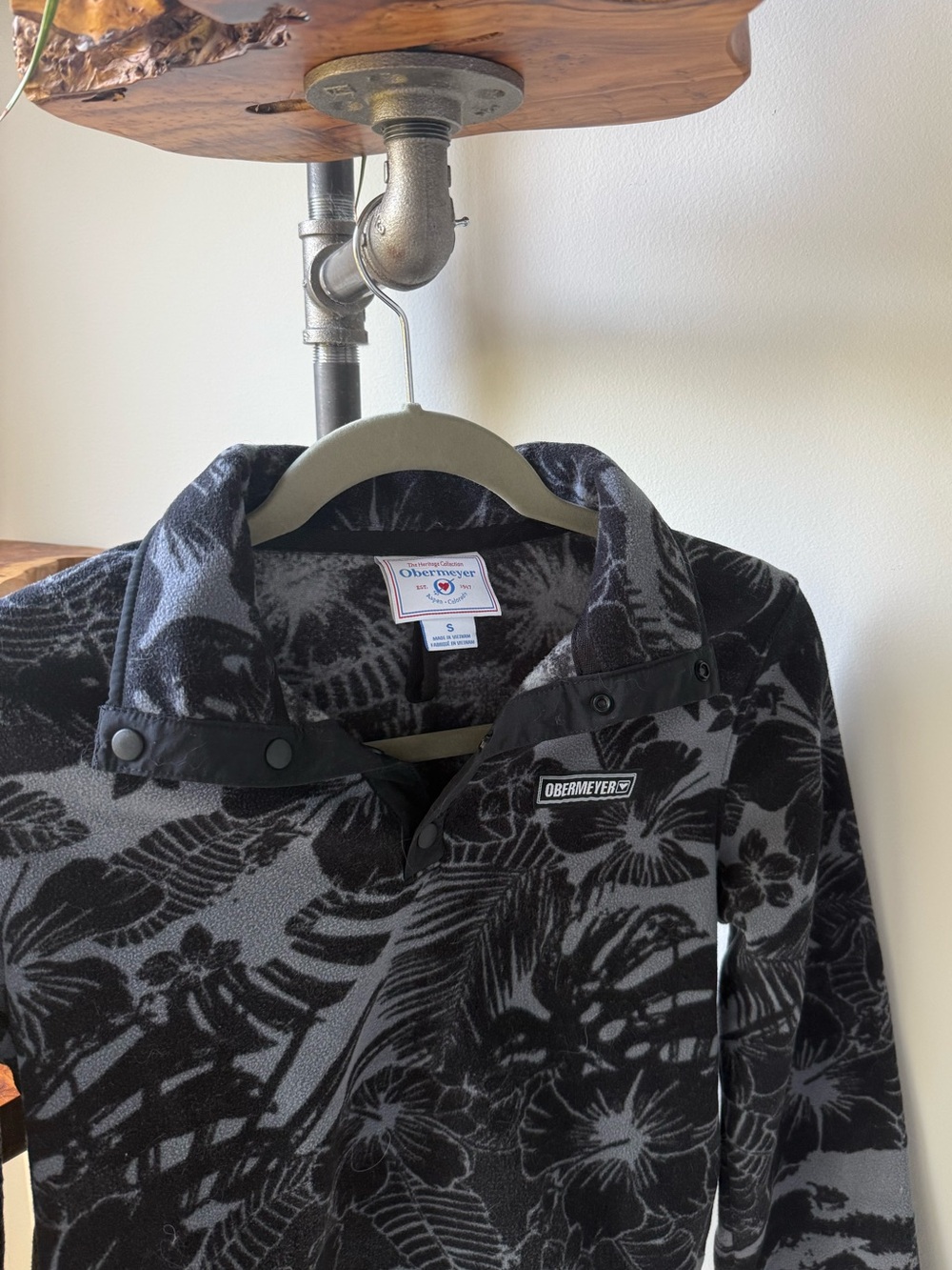Obermeyer Youth' Black & Gray Tropical Motif Fleece Jacket with quarter-snap